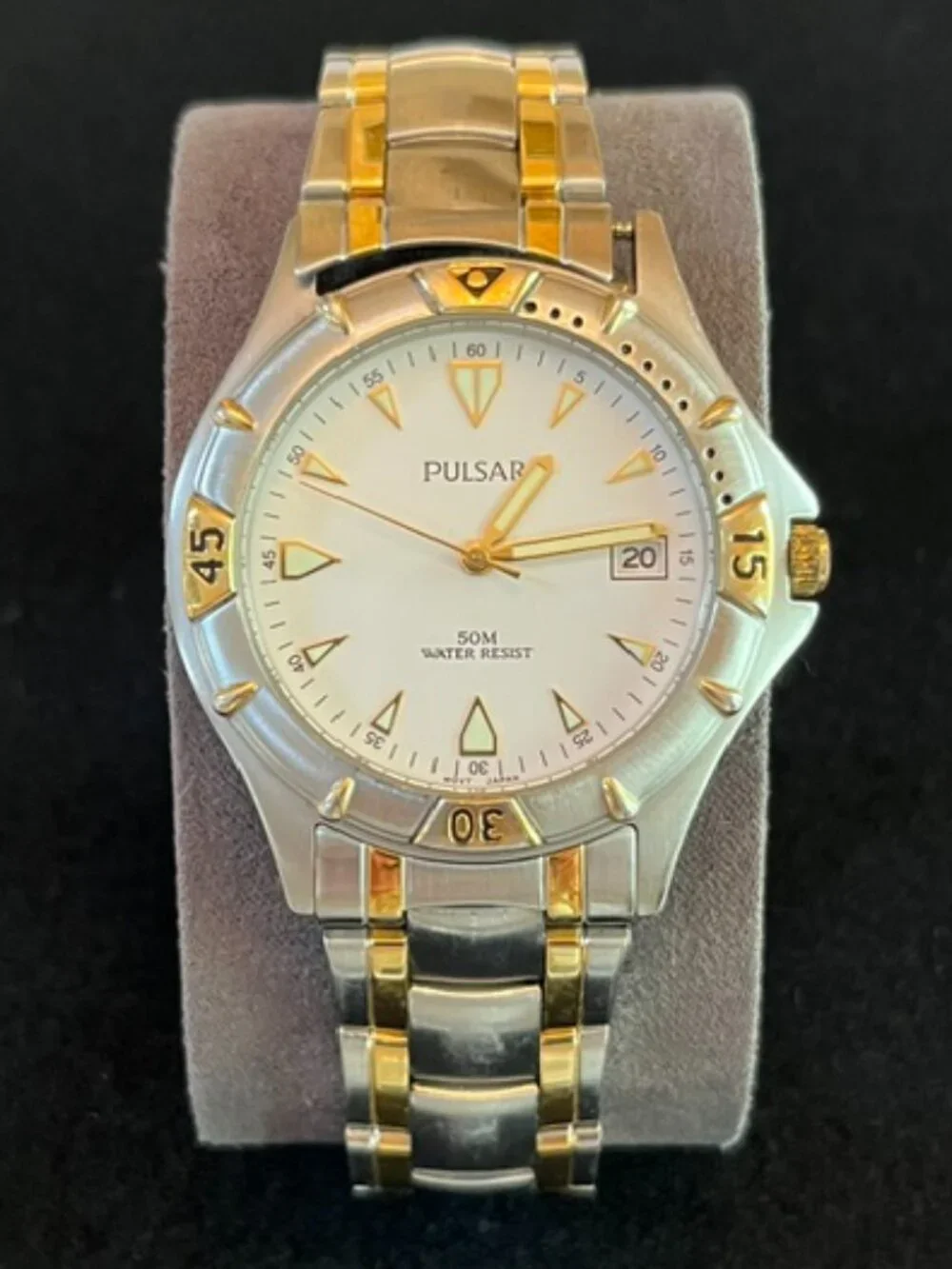PULSAR | Two-Tone Stainless Steel bracelet with Date Quality-NEW battery
